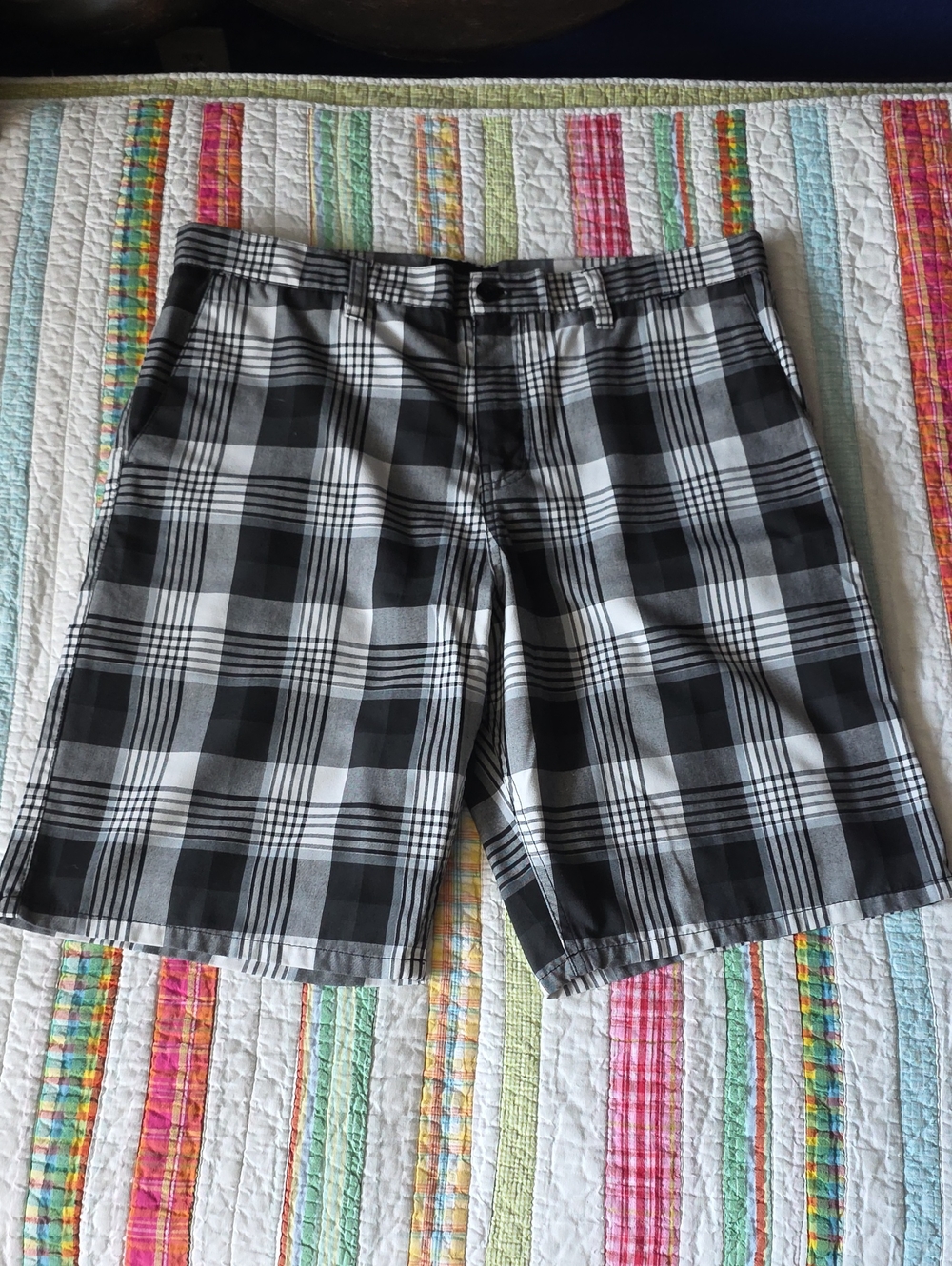 Hurley Black and White Plaid Flat Front Men’s Shorts